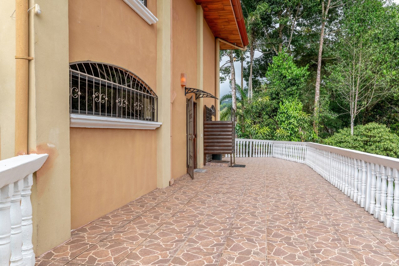 Fully Furnished 3-Bedroom Home in Tinamastes | 0.4 Acres