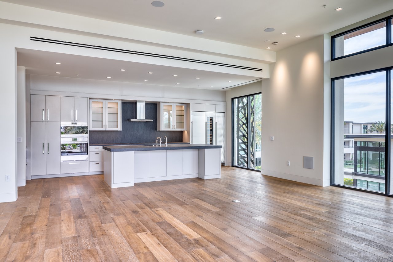 6587 N PALMERAIE Boulevard, 3006