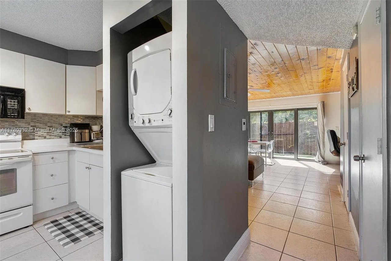 3200 NW 5th Ter Apt 33