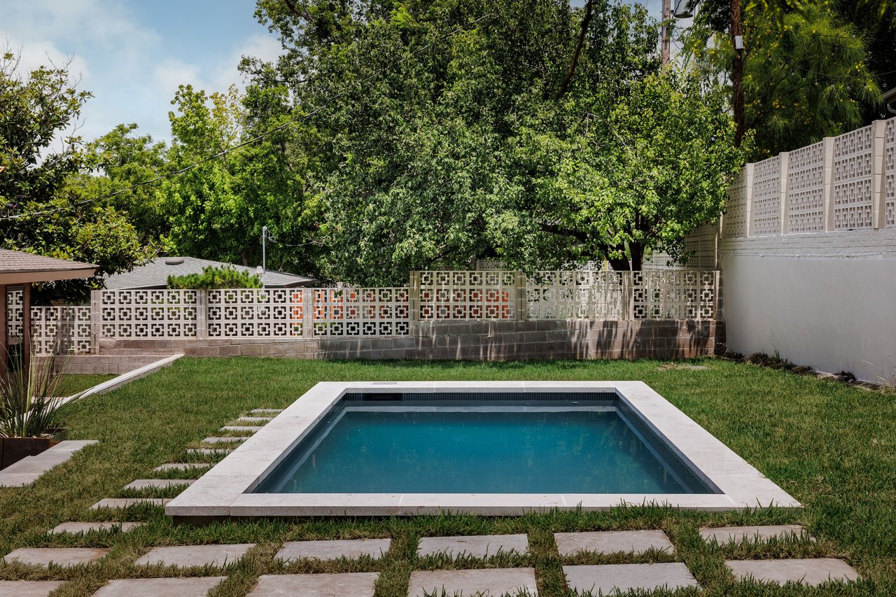 5601 Caprice Dr.