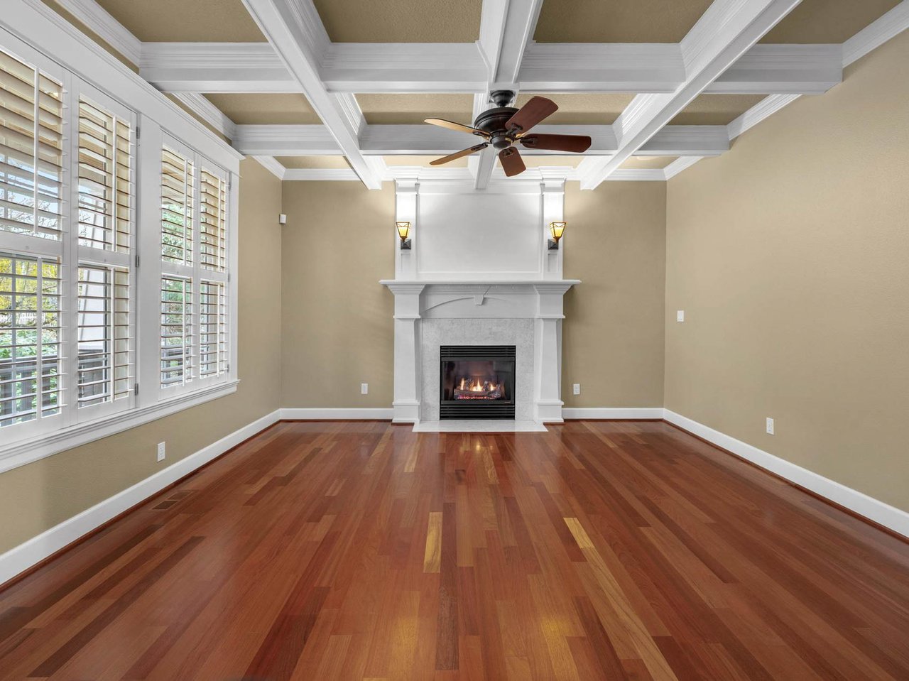 1815 NW ROSEFINCH LN