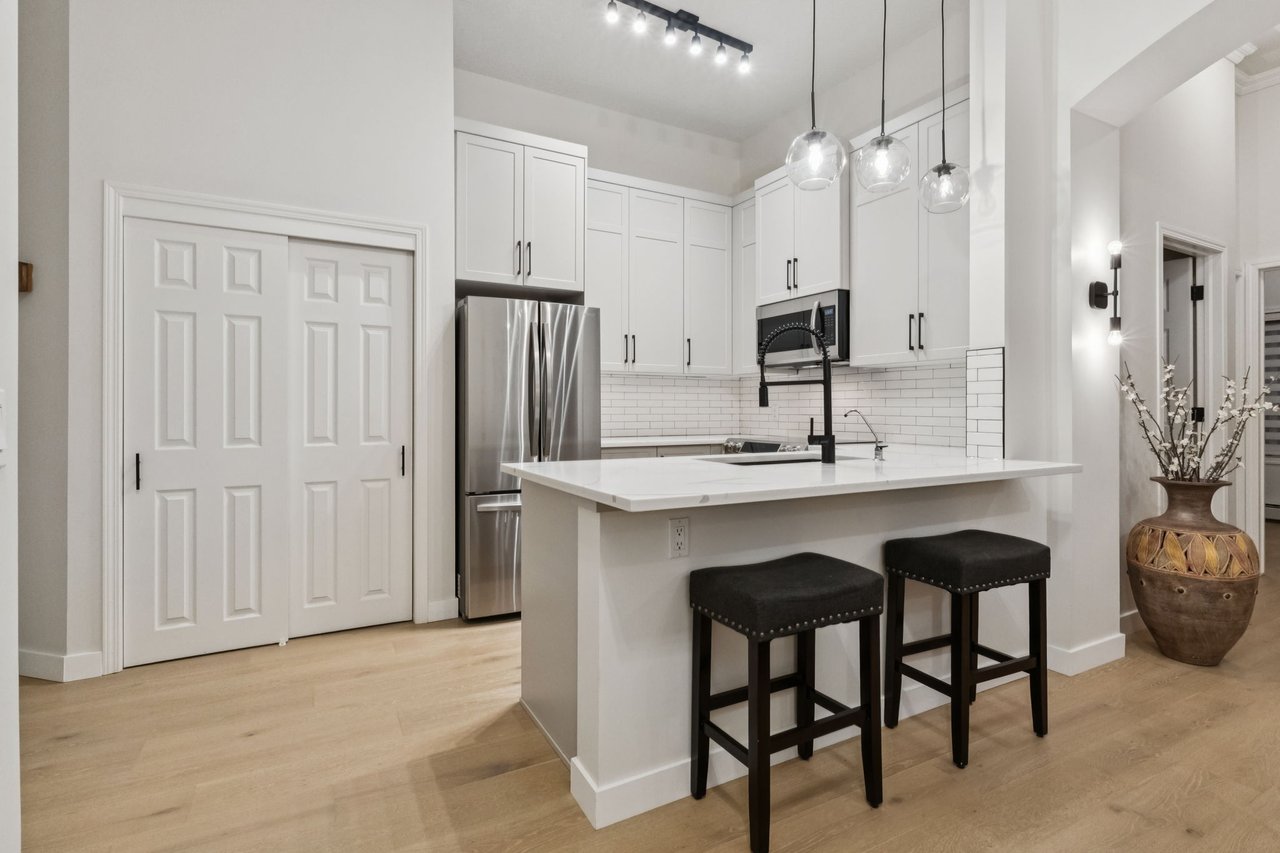 881 15 Ave SW Unit: 207