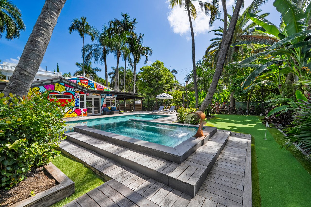 238 E San Marino Drive