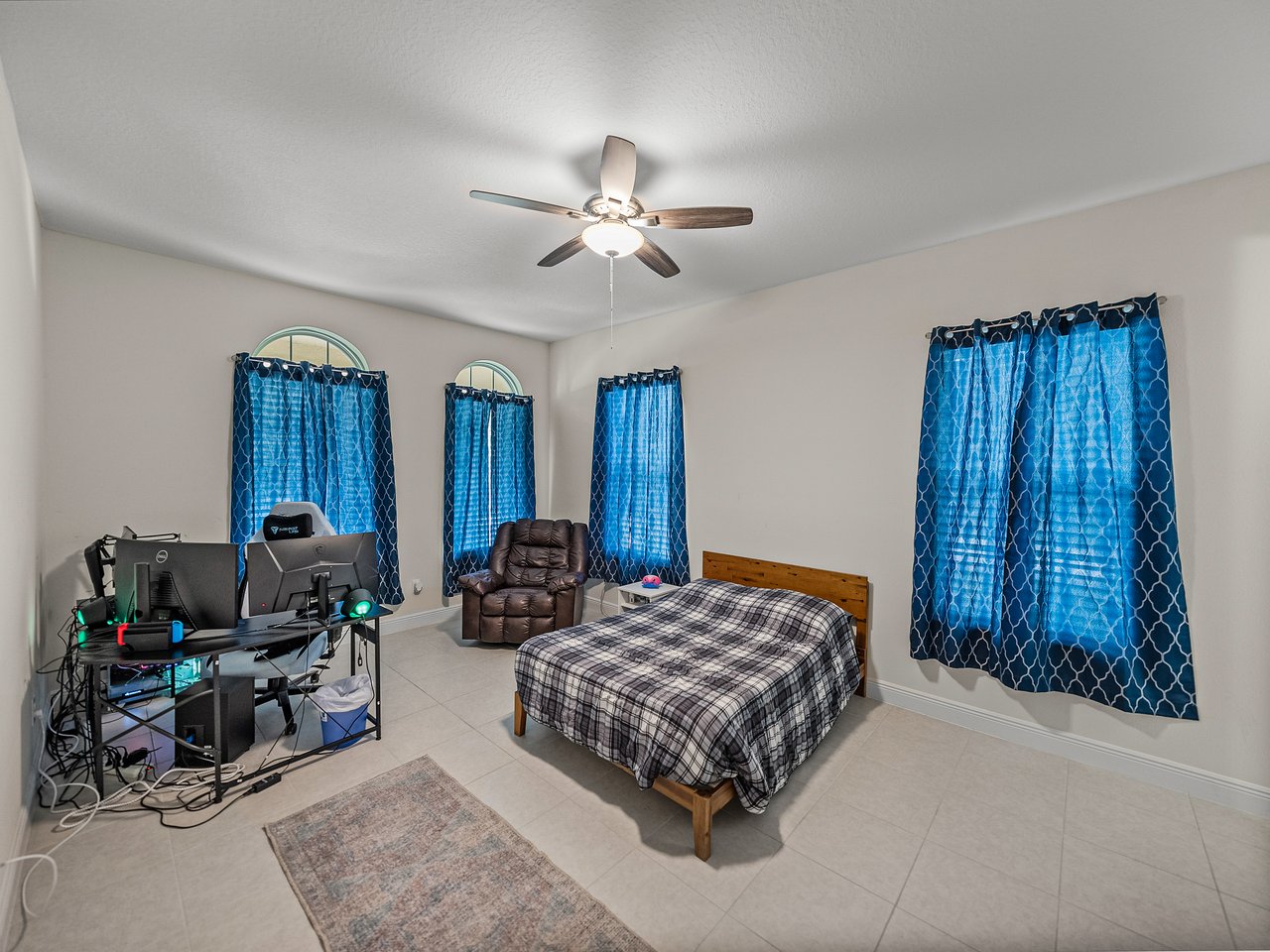14198 THOROUGHBRED DR