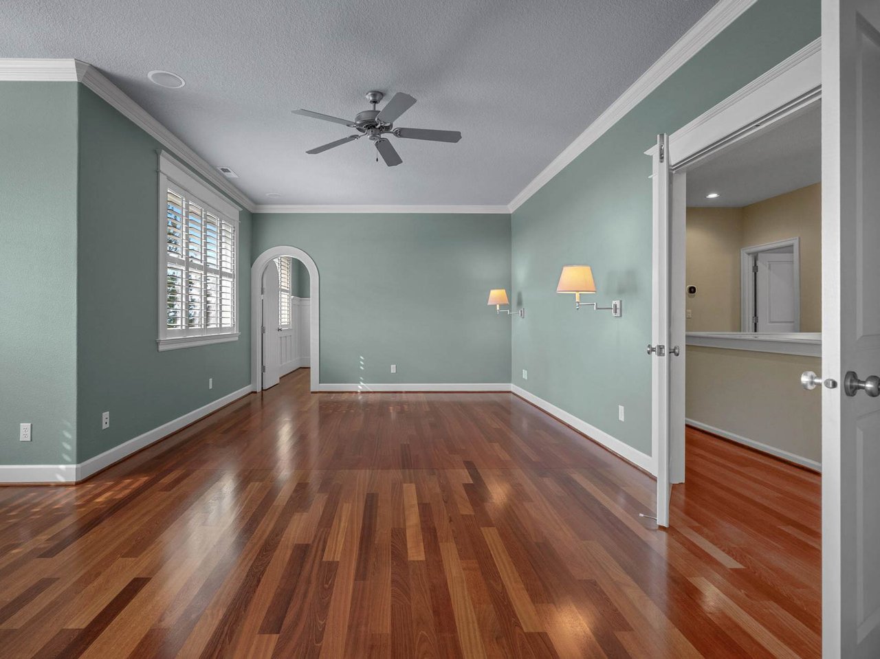 1815 NW ROSEFINCH LN