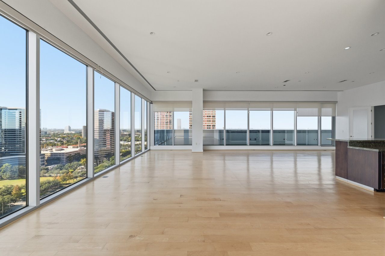 1600 Post Oak Blvd, #1903