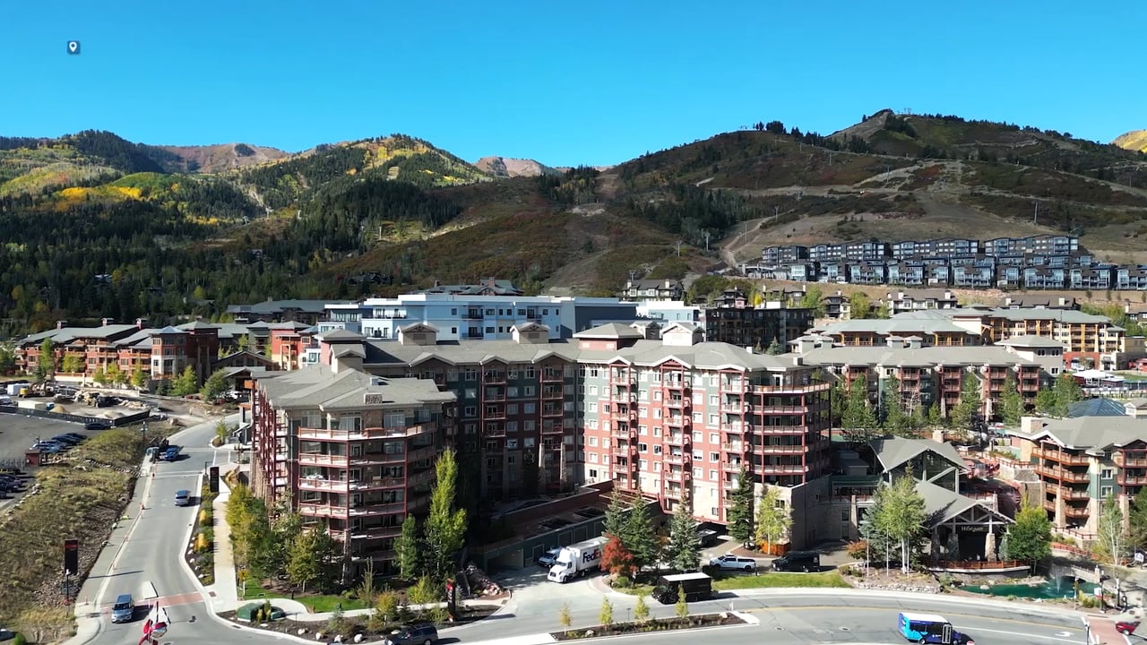 Luxury Ski Condo with Mountain Views