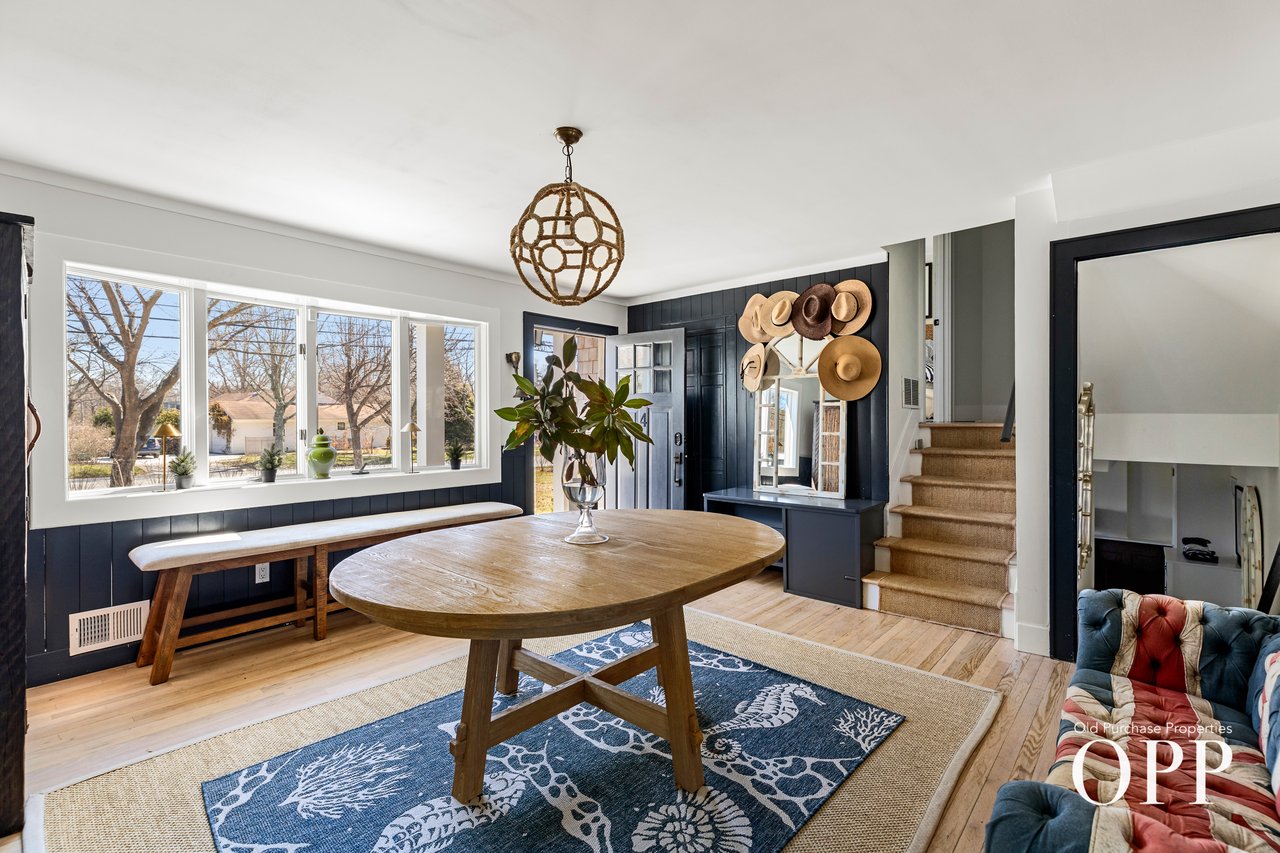 A Turnkey Mid-Century, Effortlessly Located in Bellport Village