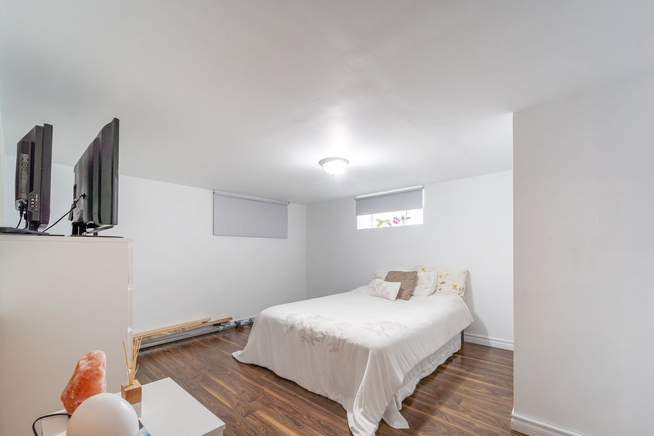 1351 Haig Blvd