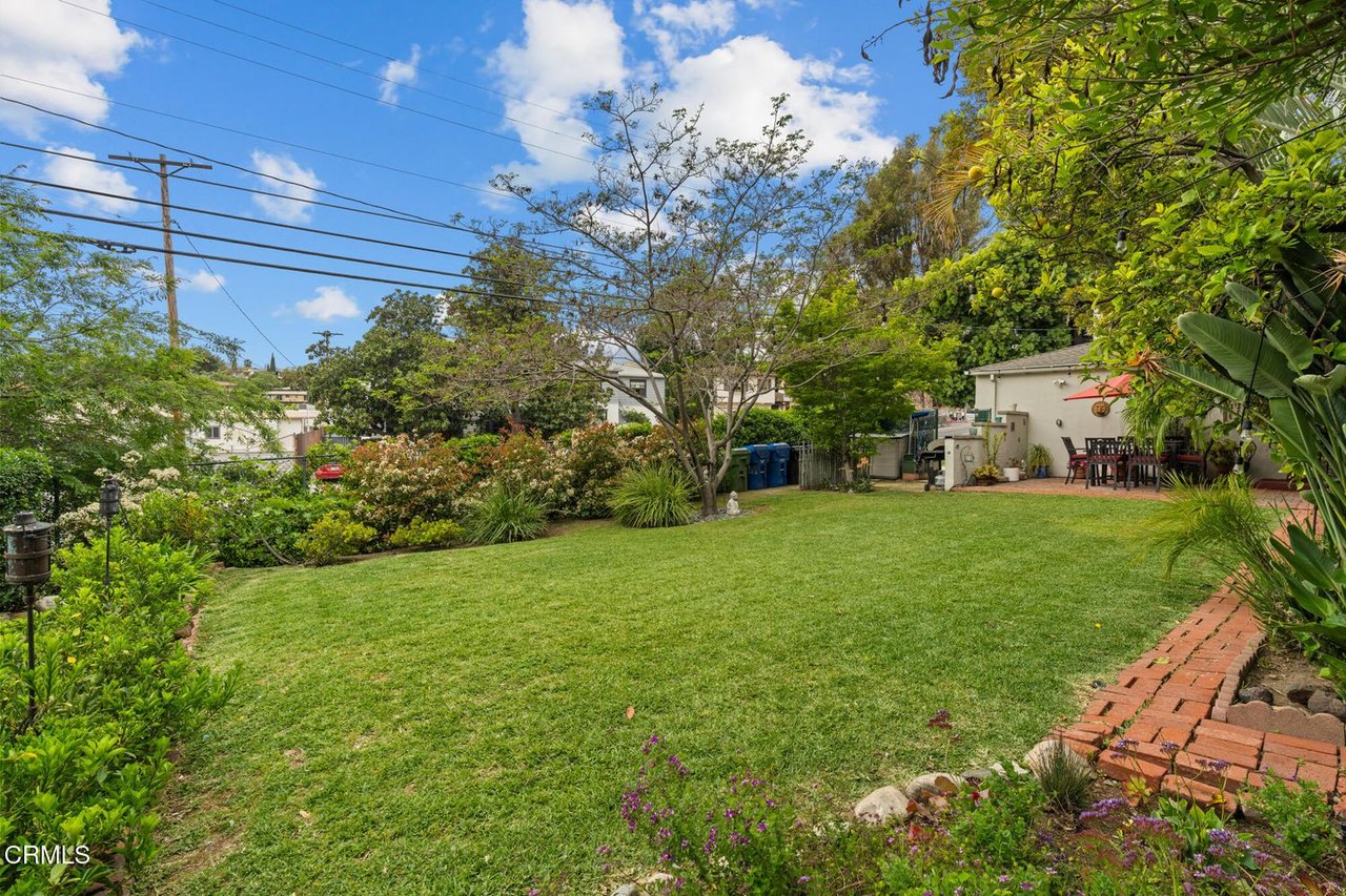3272 Rowena Ave