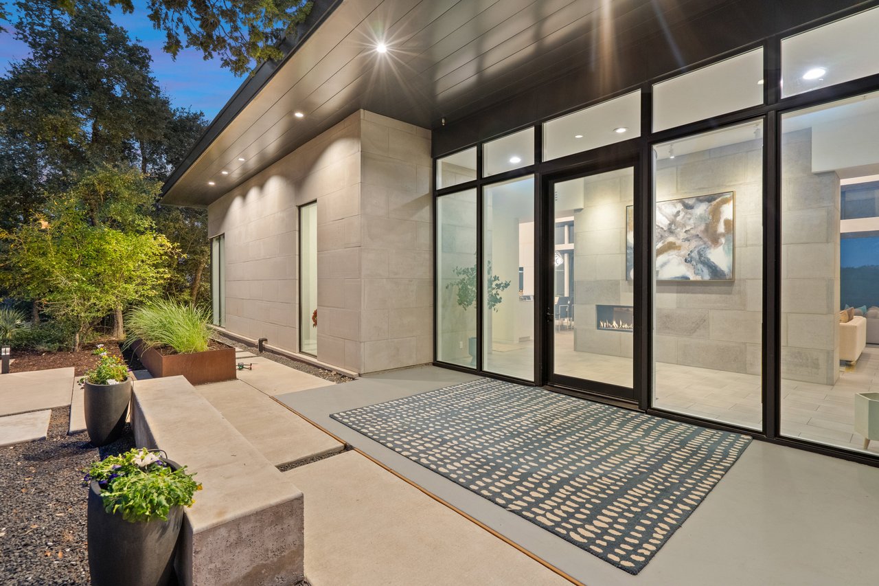 Modern Masterpiece in West Lake Hills