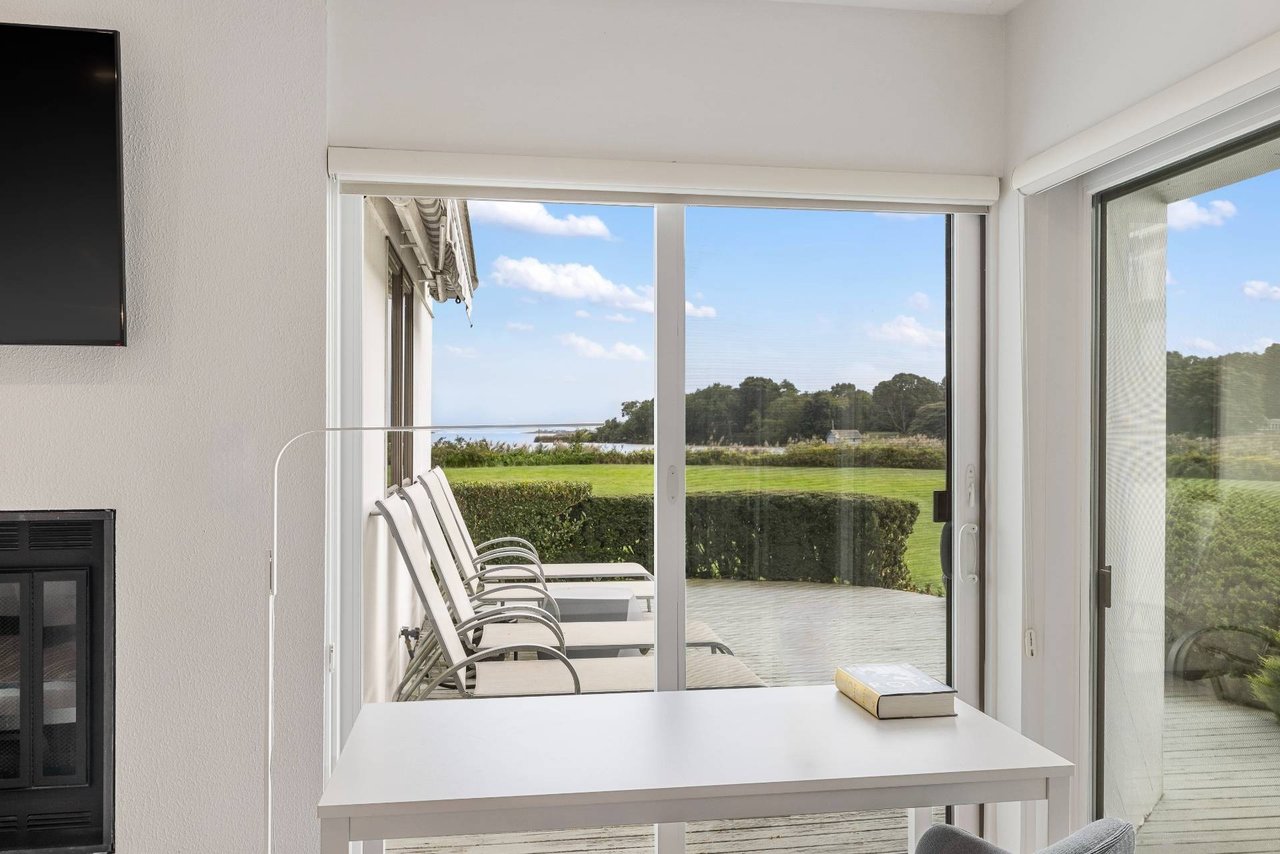 7 Cove Point Court