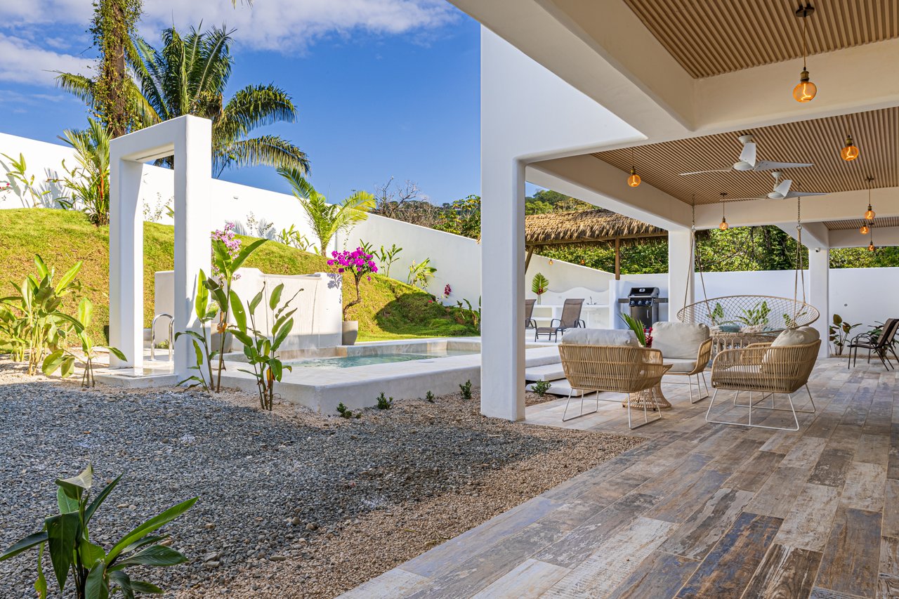 Villa Pacífica – Elegancia, Privacidad y Confort en Uvita  