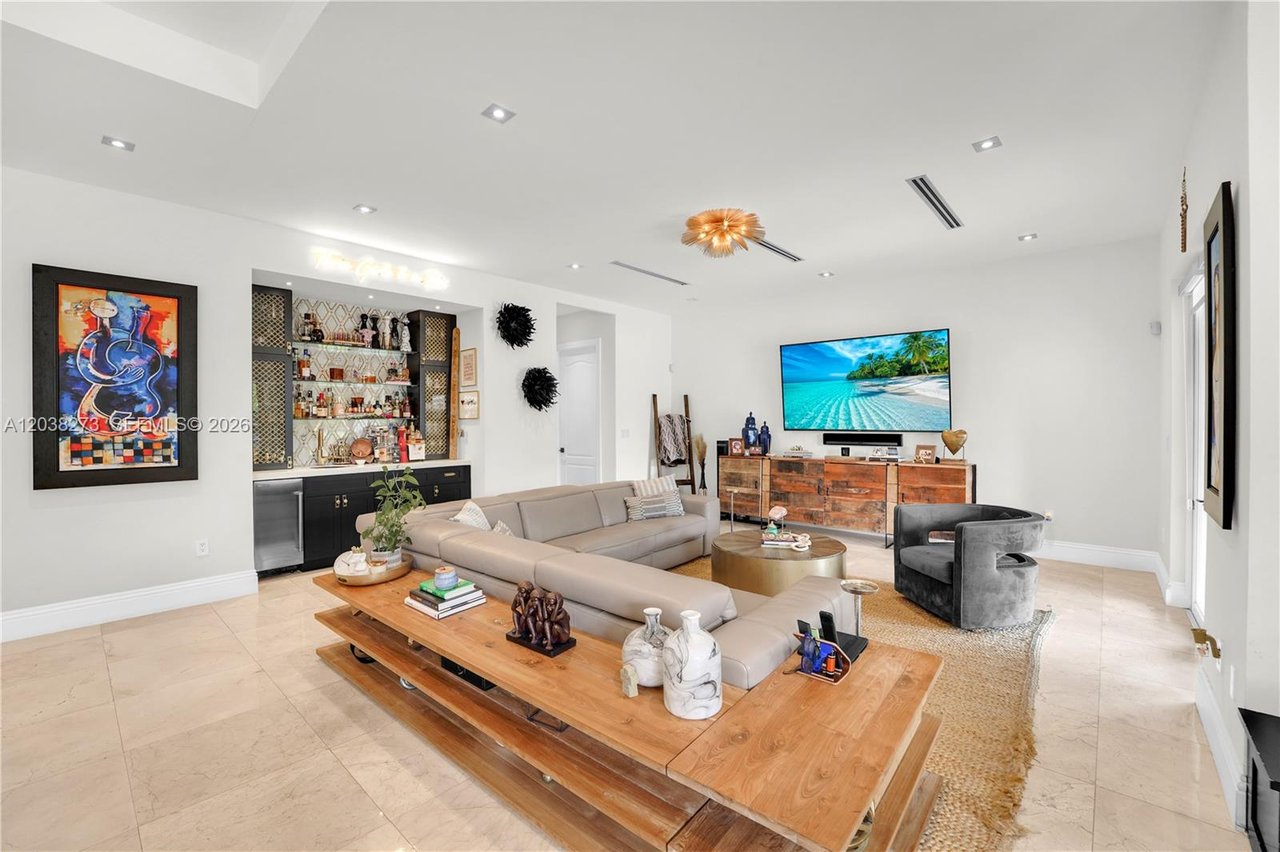 11111-sw-77-avenue-pinecrest-pool-estate-for-sale-living-room