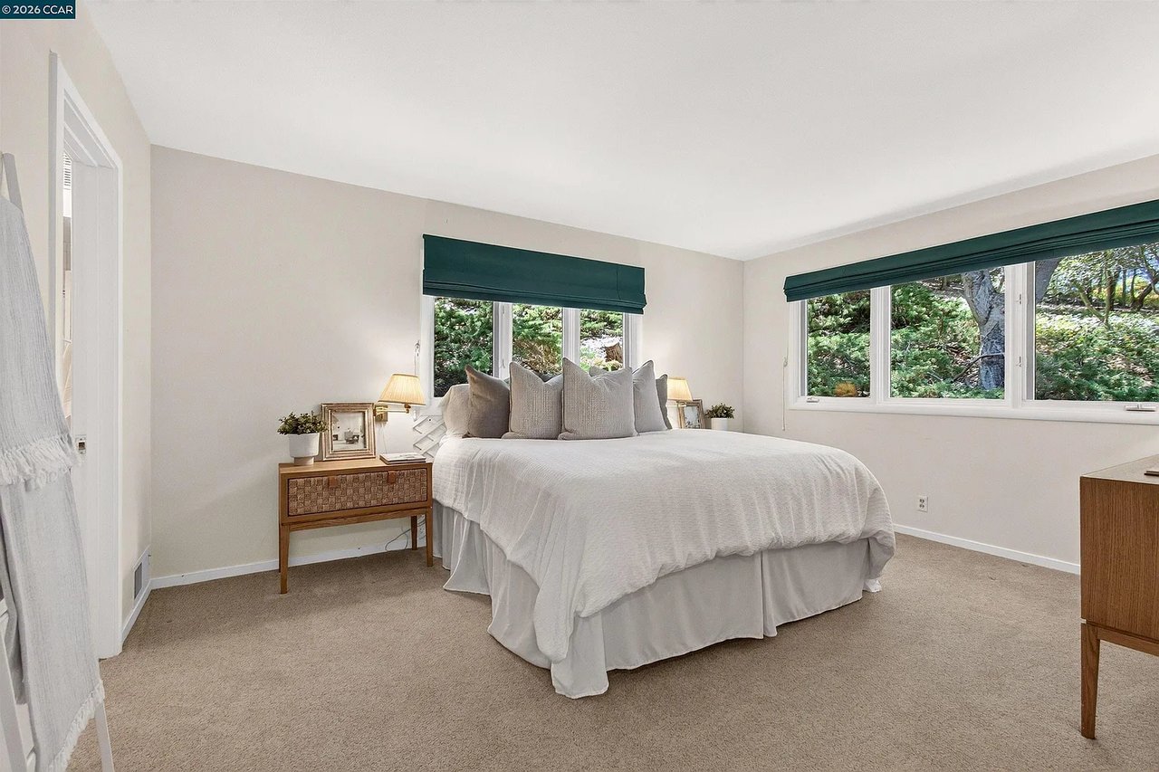 1 Greenwood Ct