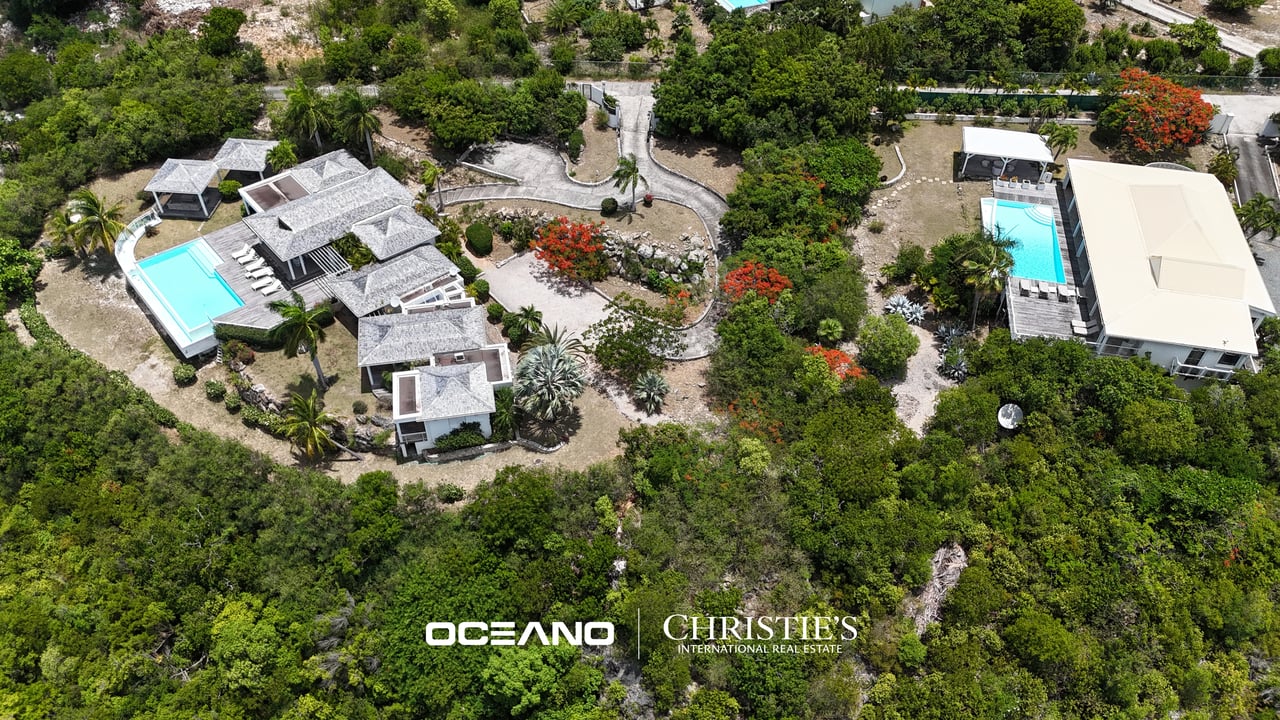 VILLA NO LIMITS AND VILLA CALLISTO