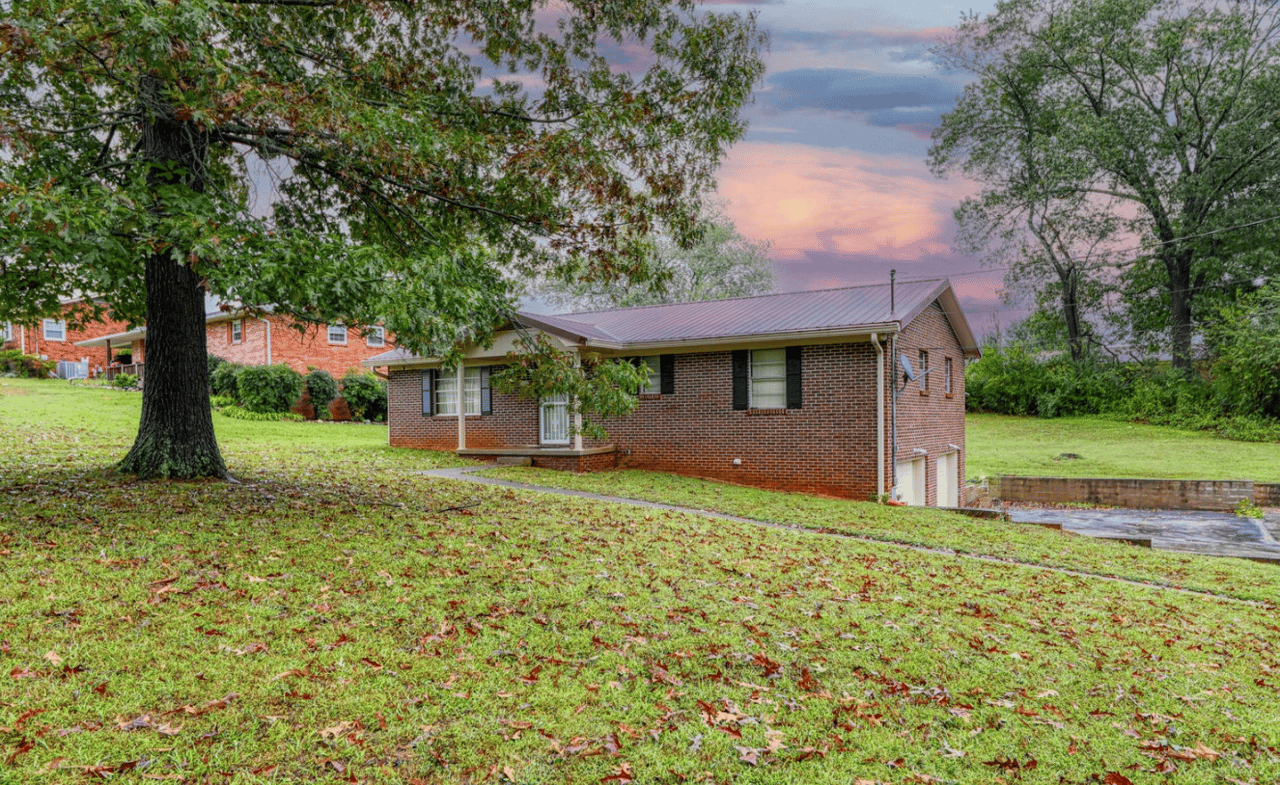 1652 Forest Heights Circle