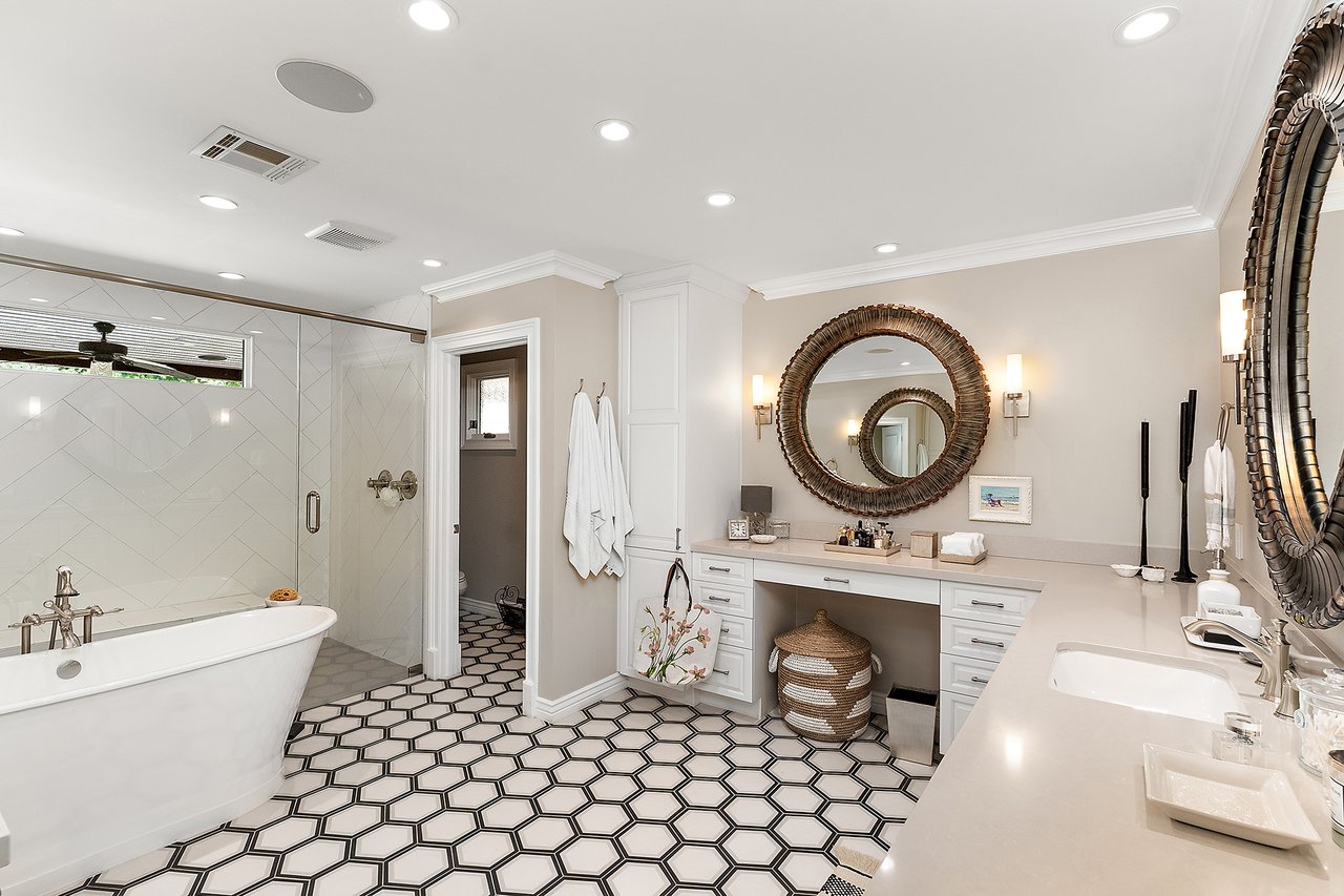 3508 E MARLETTE Avenue