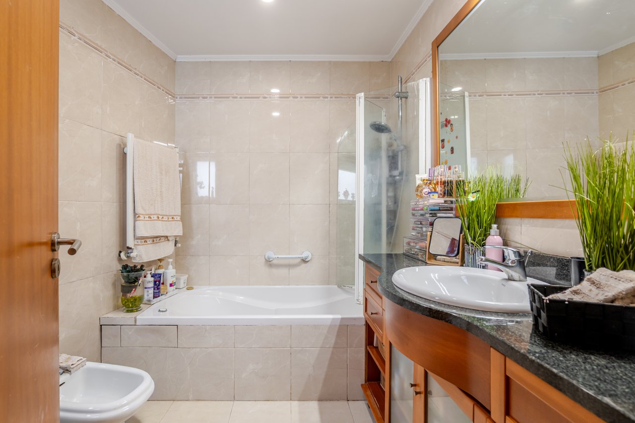 Four-bedroom Villa in Porto