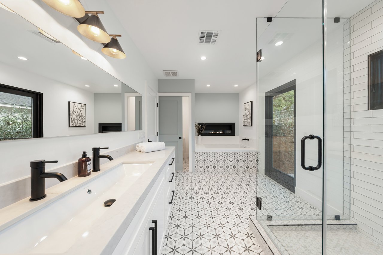 3721 Woodcliff Avenue, Sherman Oaks