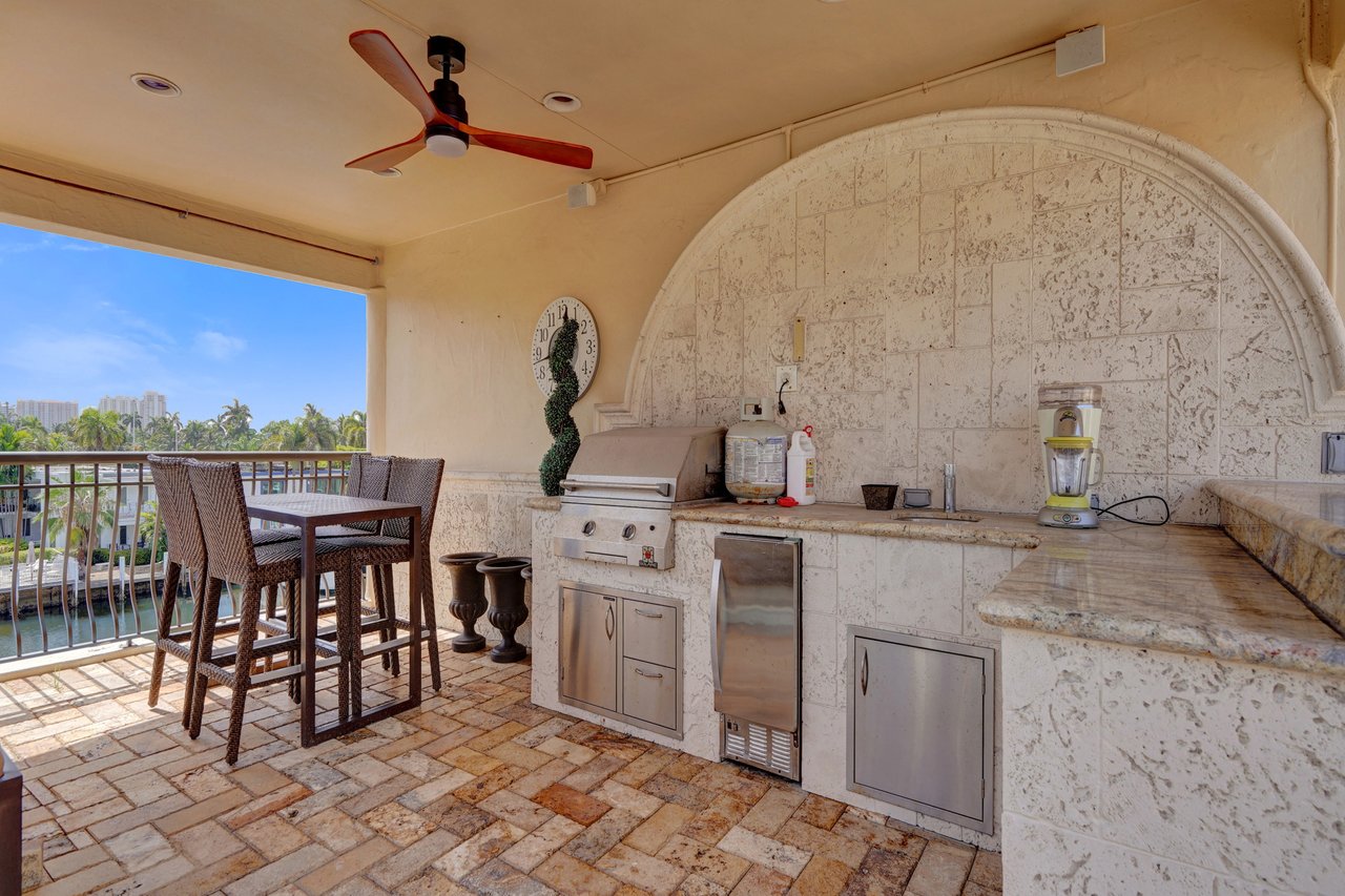 210 HENDRICKS ISLE, FORT LAUDERDALE FL 33301  