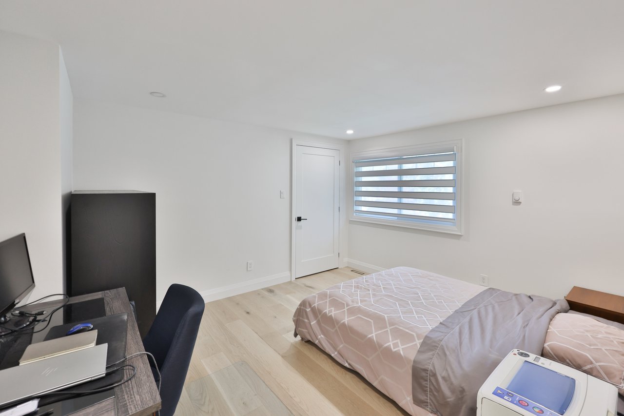 222 Vance Drive, Oakville