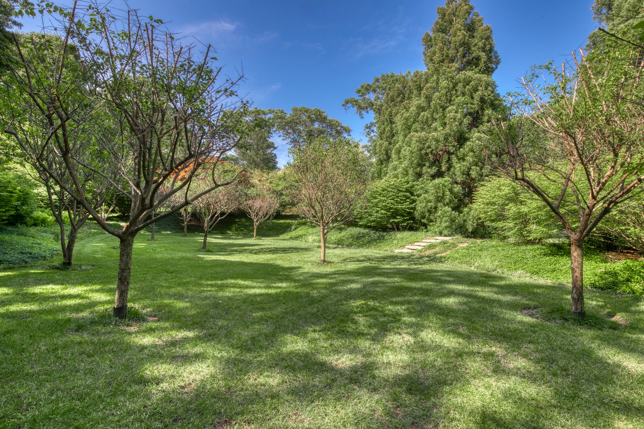 An Irreplaceable Garden Estate