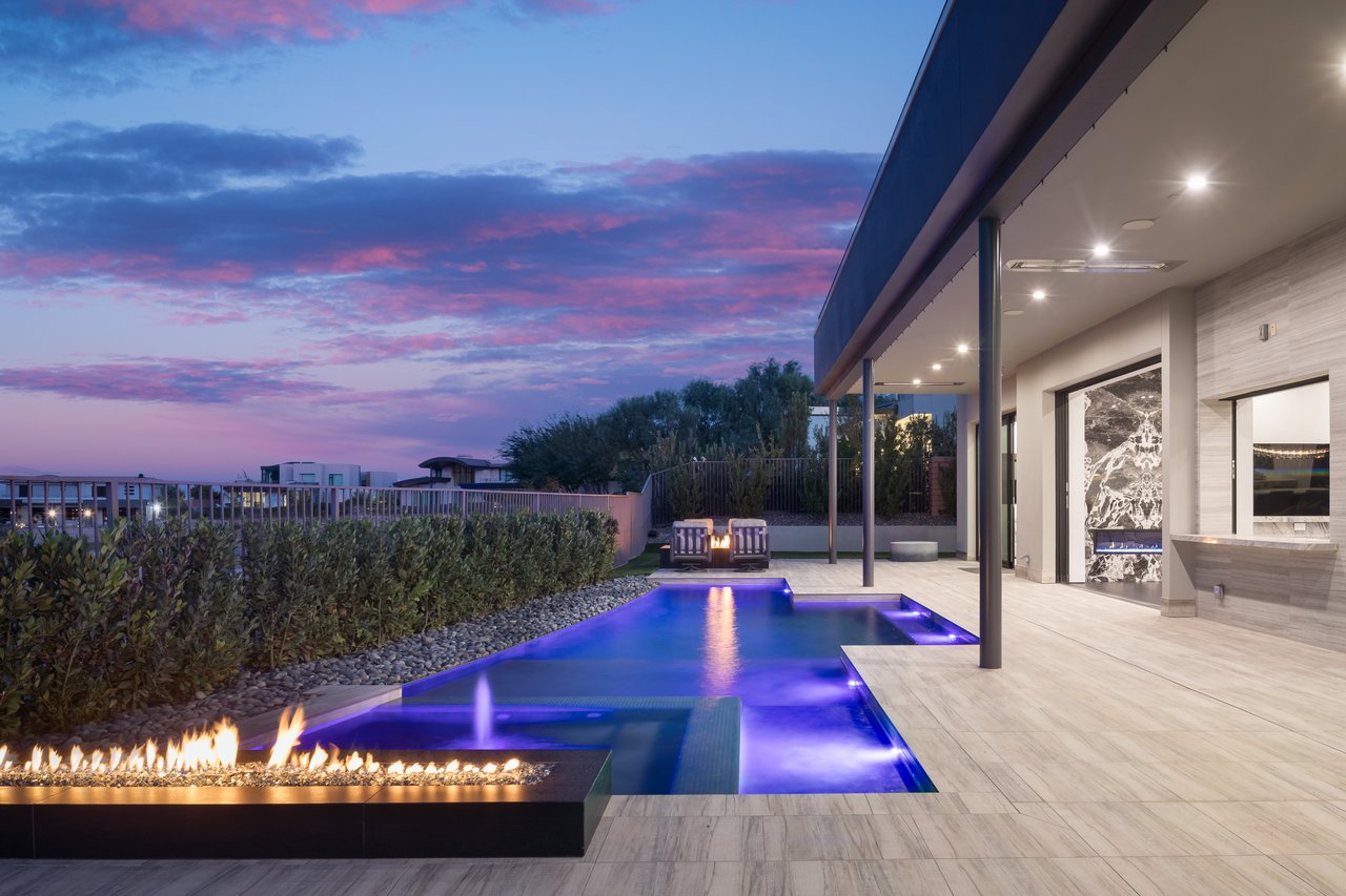 34 Sun Glow Ln, Las Vegas, NV 89135