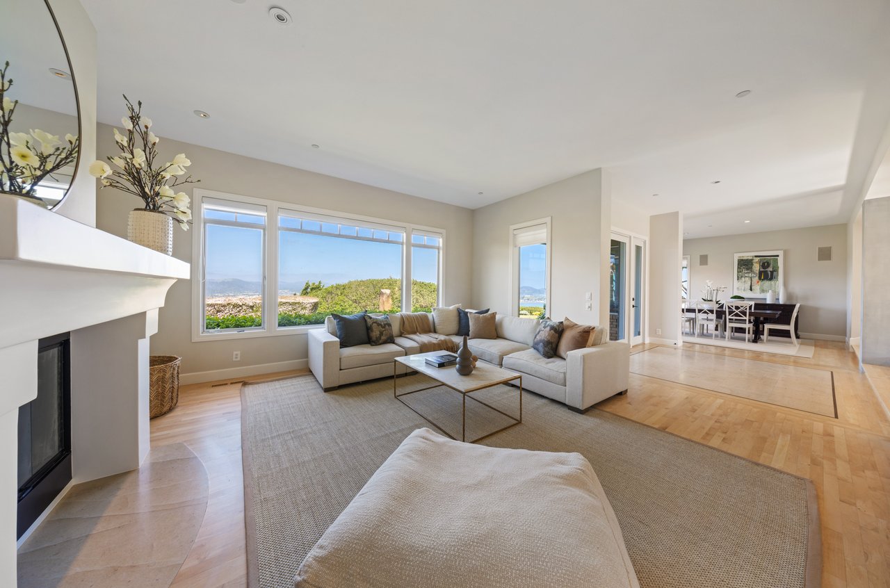 Sweeping Views Across the Bay