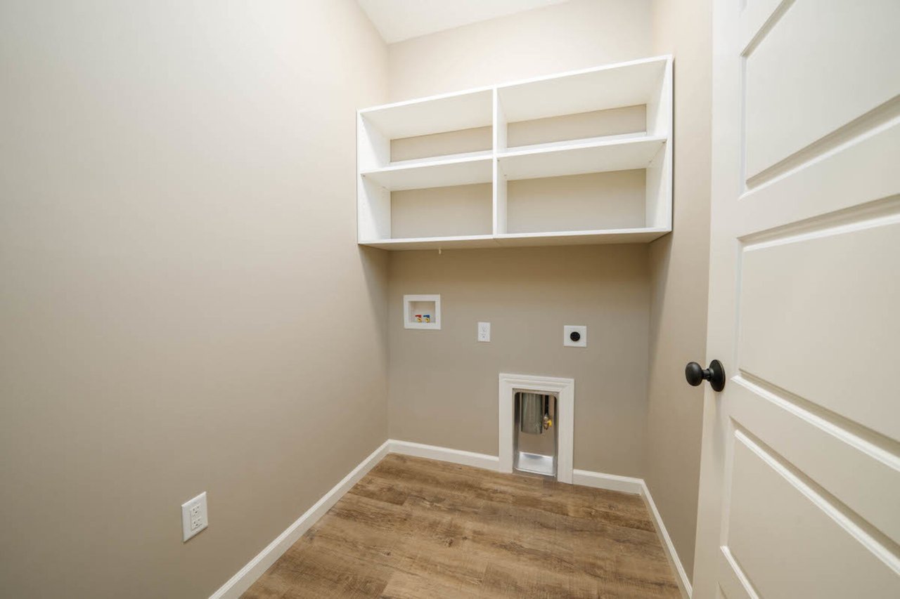 112 Oak Tree Pl