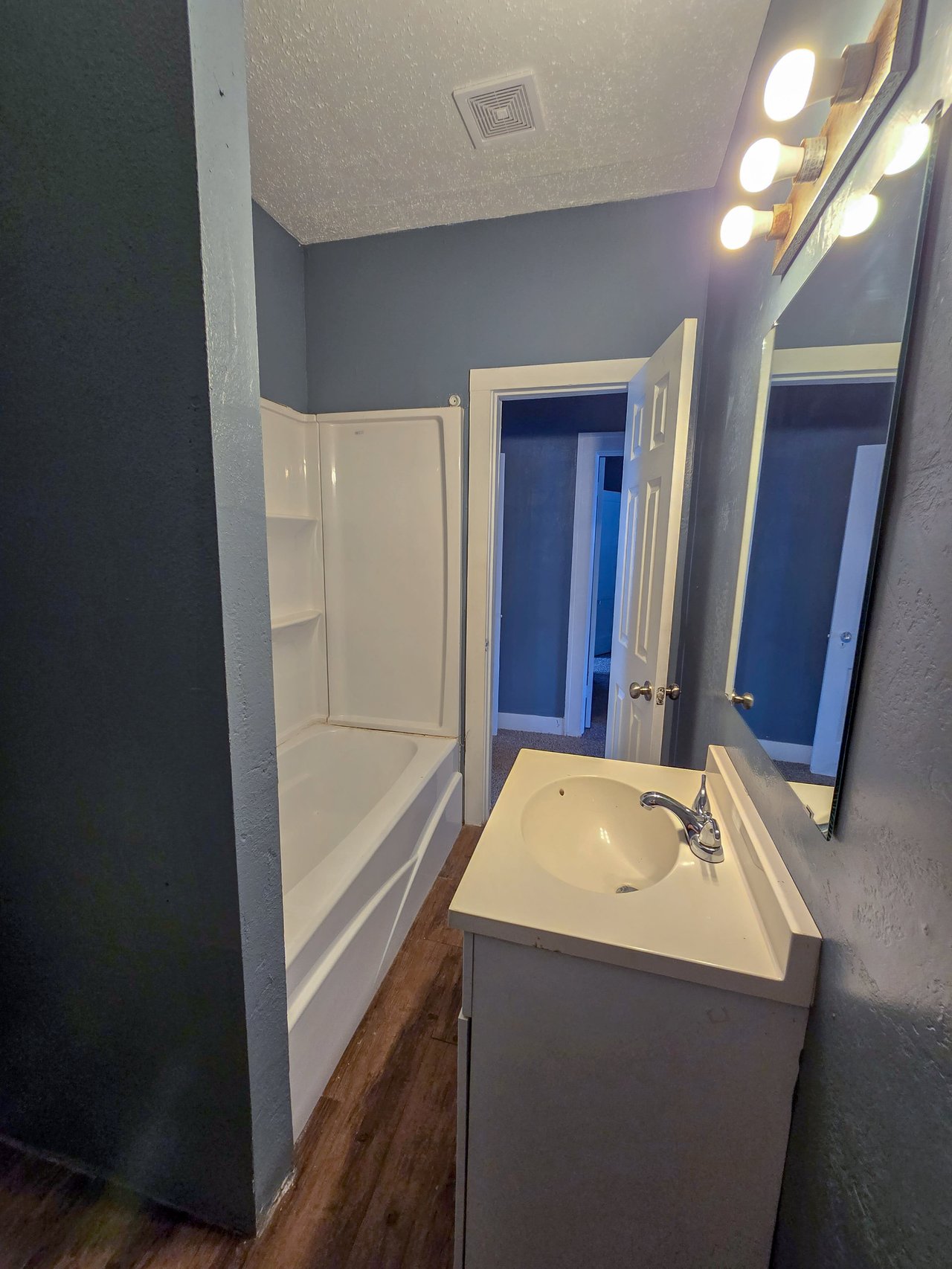 810 N Kickapoo