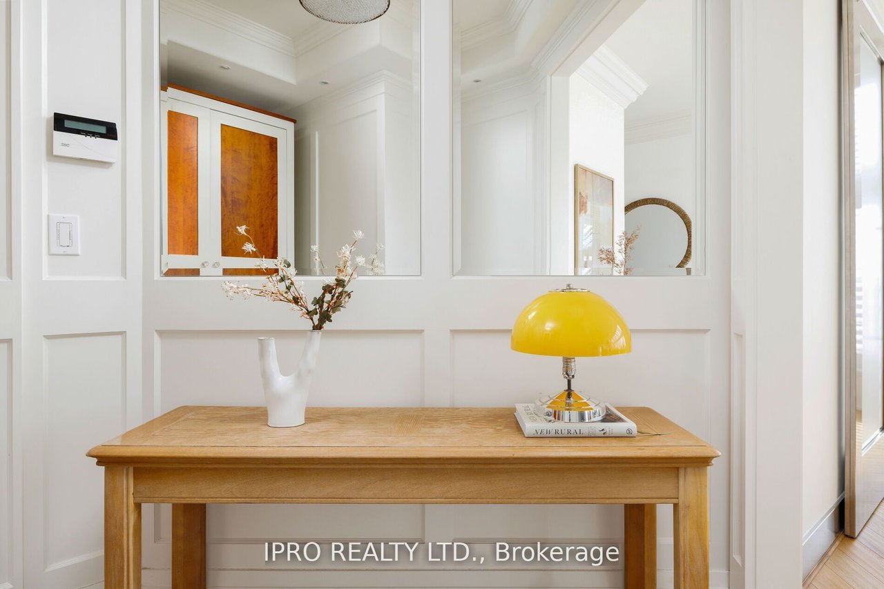 BOUTIQUE LIVING 