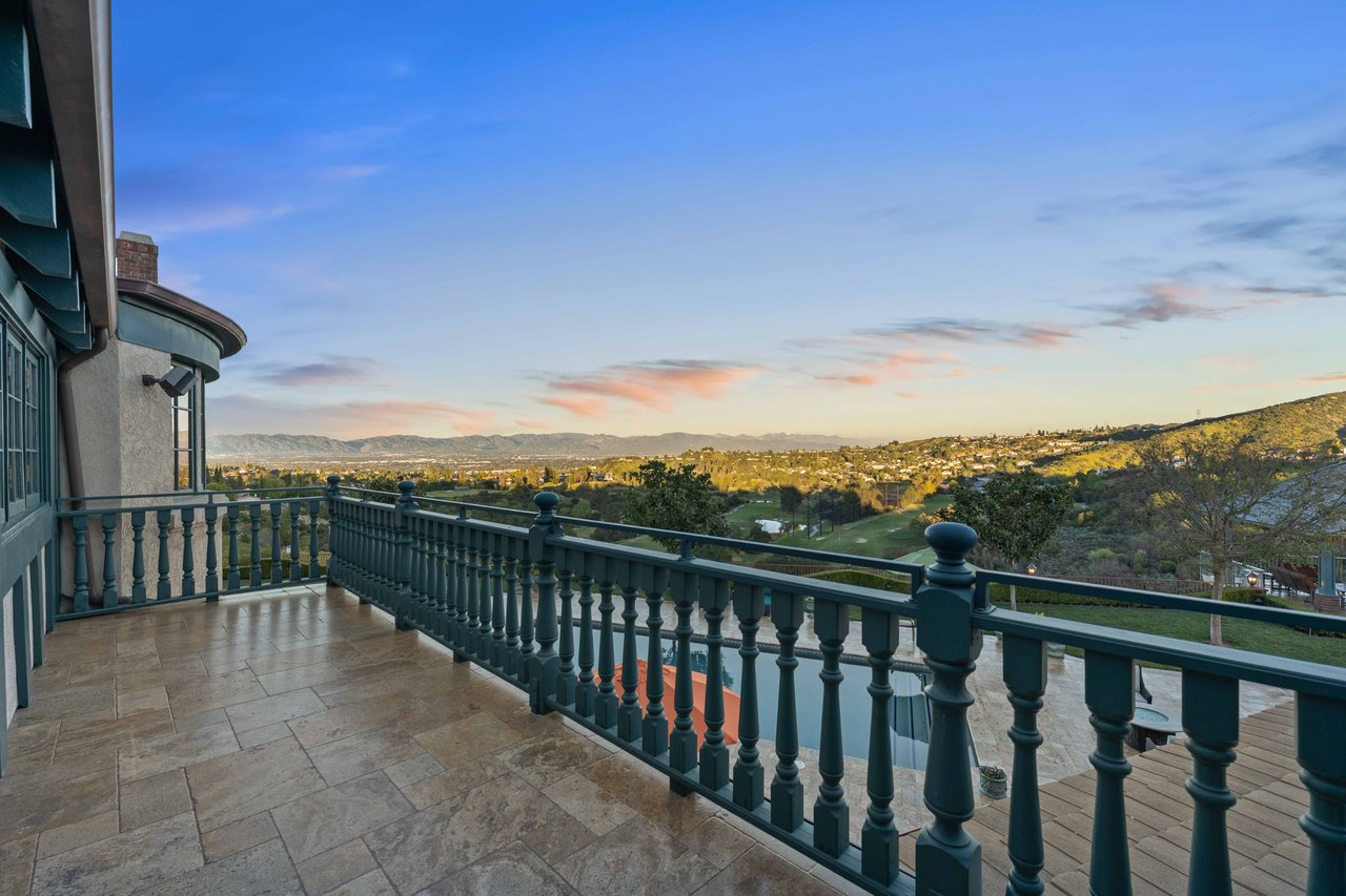 Mulholland Hills Country Club | Premier Golf & Tennis View Estate