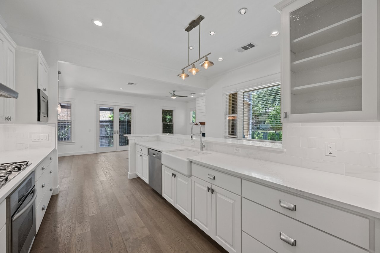 1403 W 12th Street #B