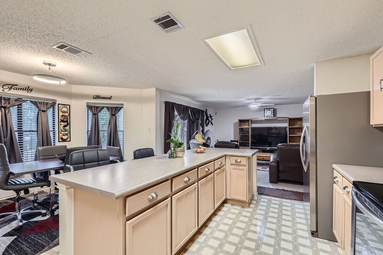 15300 lola Cove