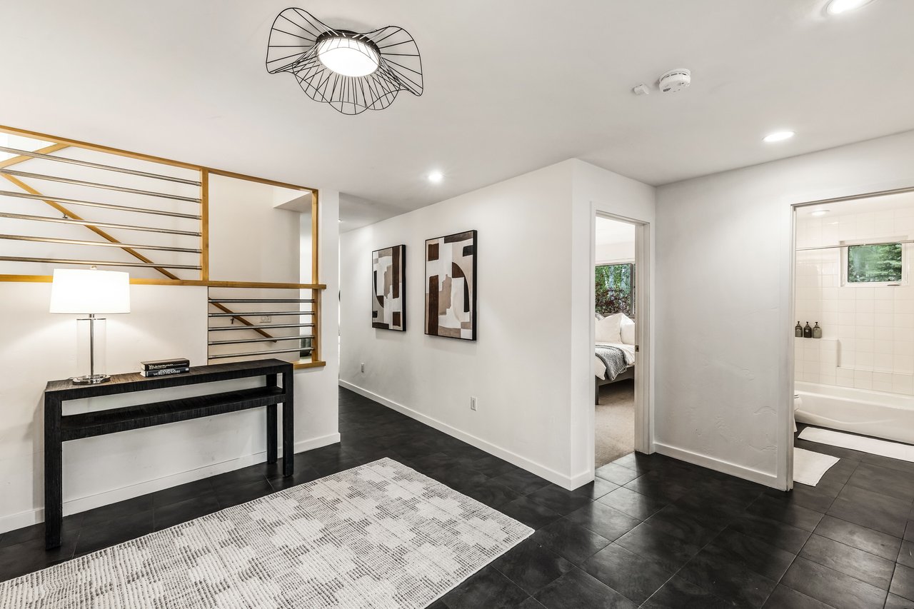 11 Russell Trail