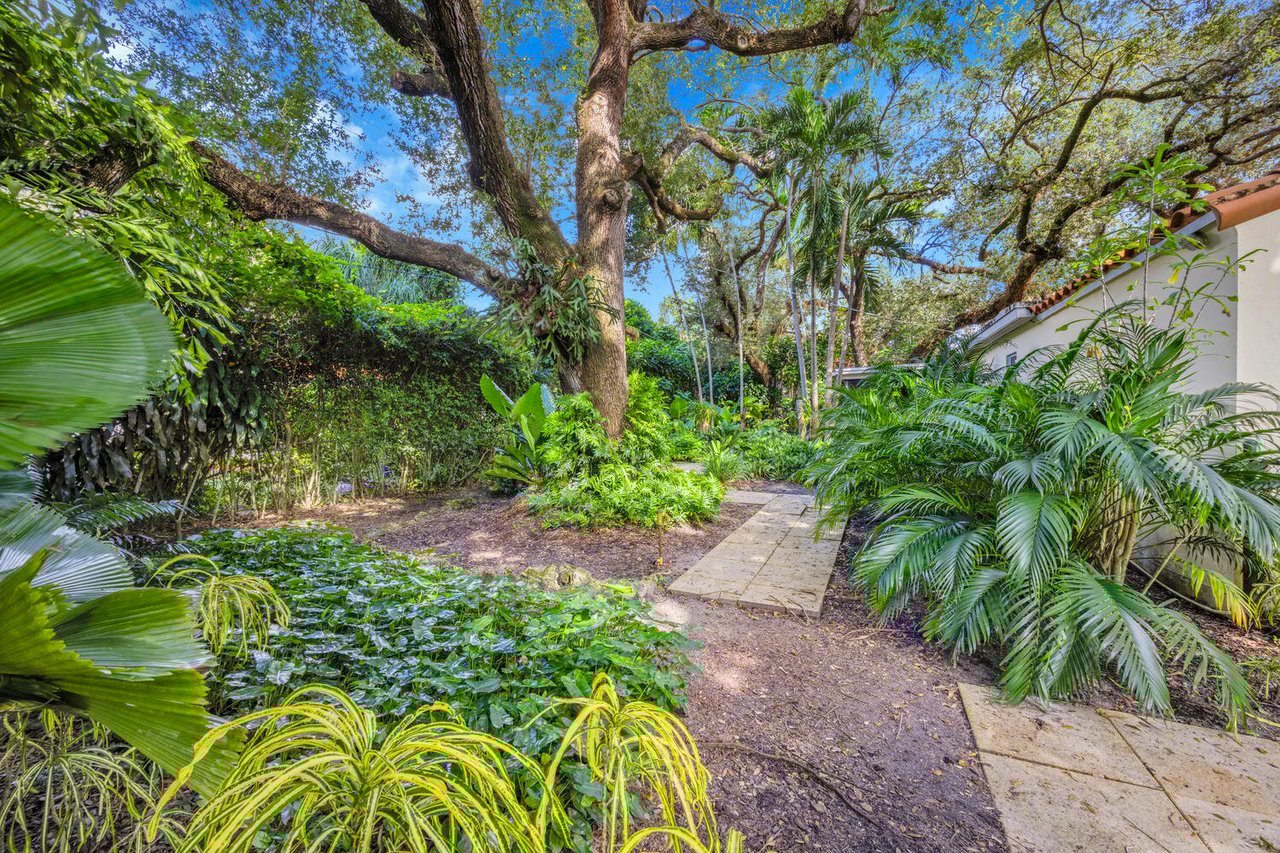 The Oak Haven - The Perfect Coral Gables Home