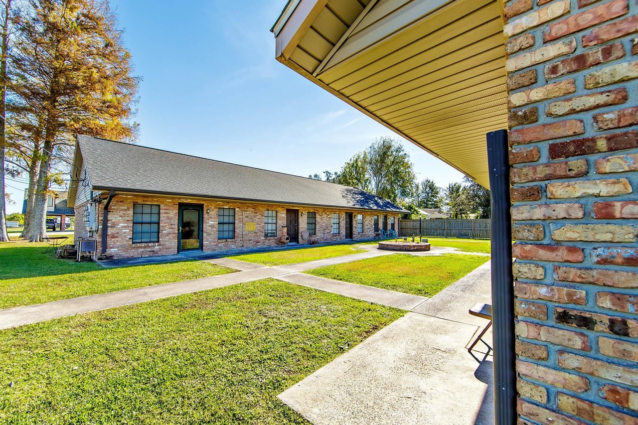 100-102 Pasture Ln