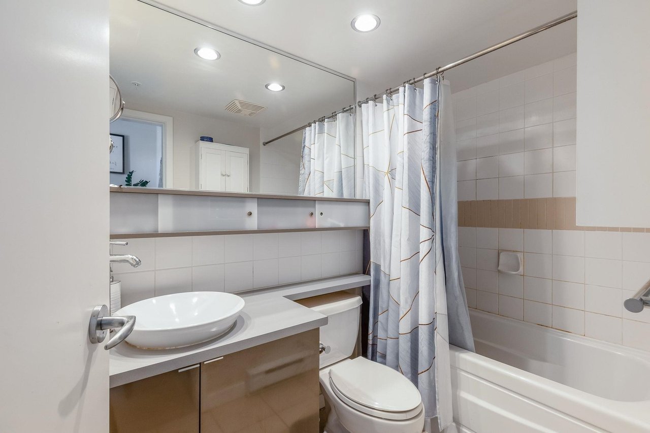 939 Expo Boulevard, #PH3001