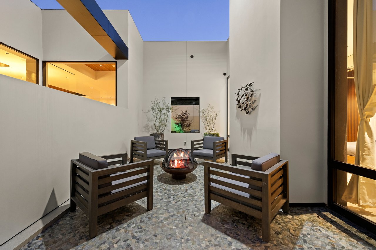 9211 Nightingale Dr, Hollywood Hills