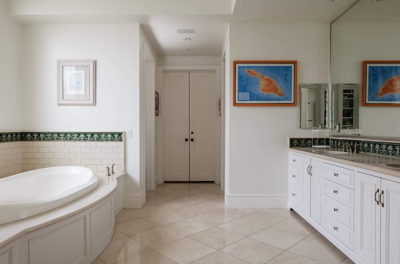 Rare Bayfront Offering