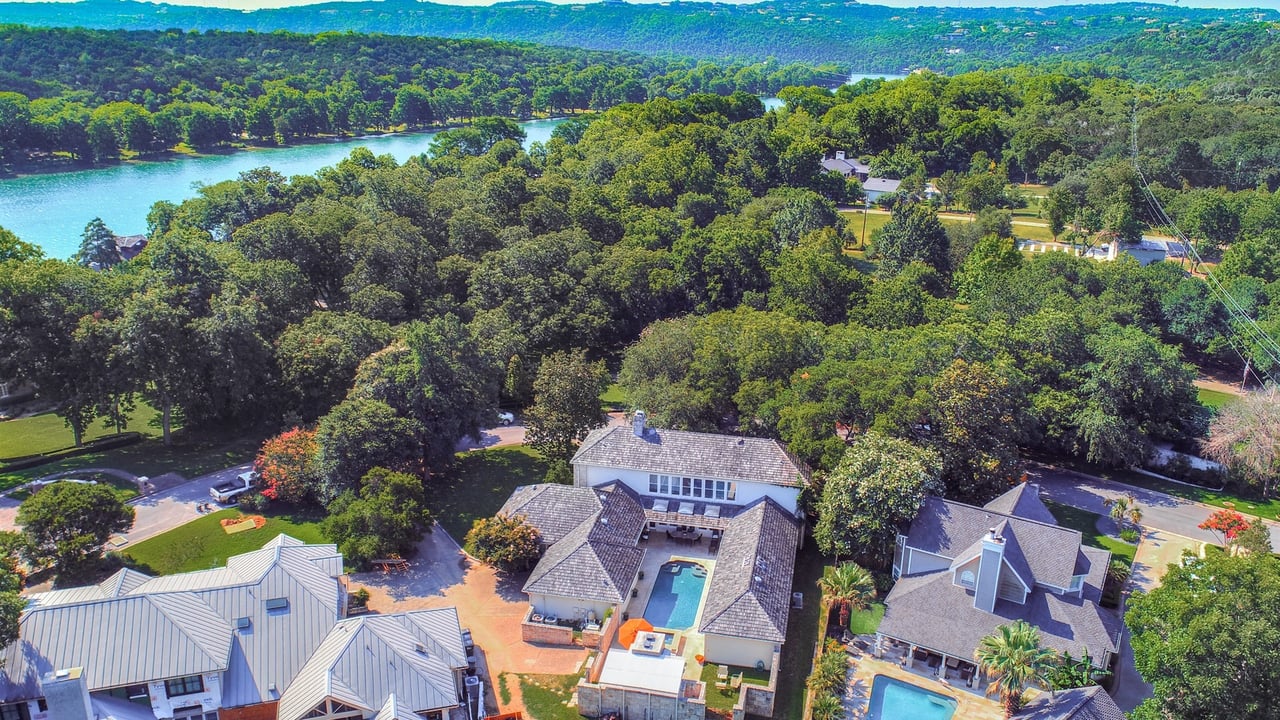 Island Wood Luxury