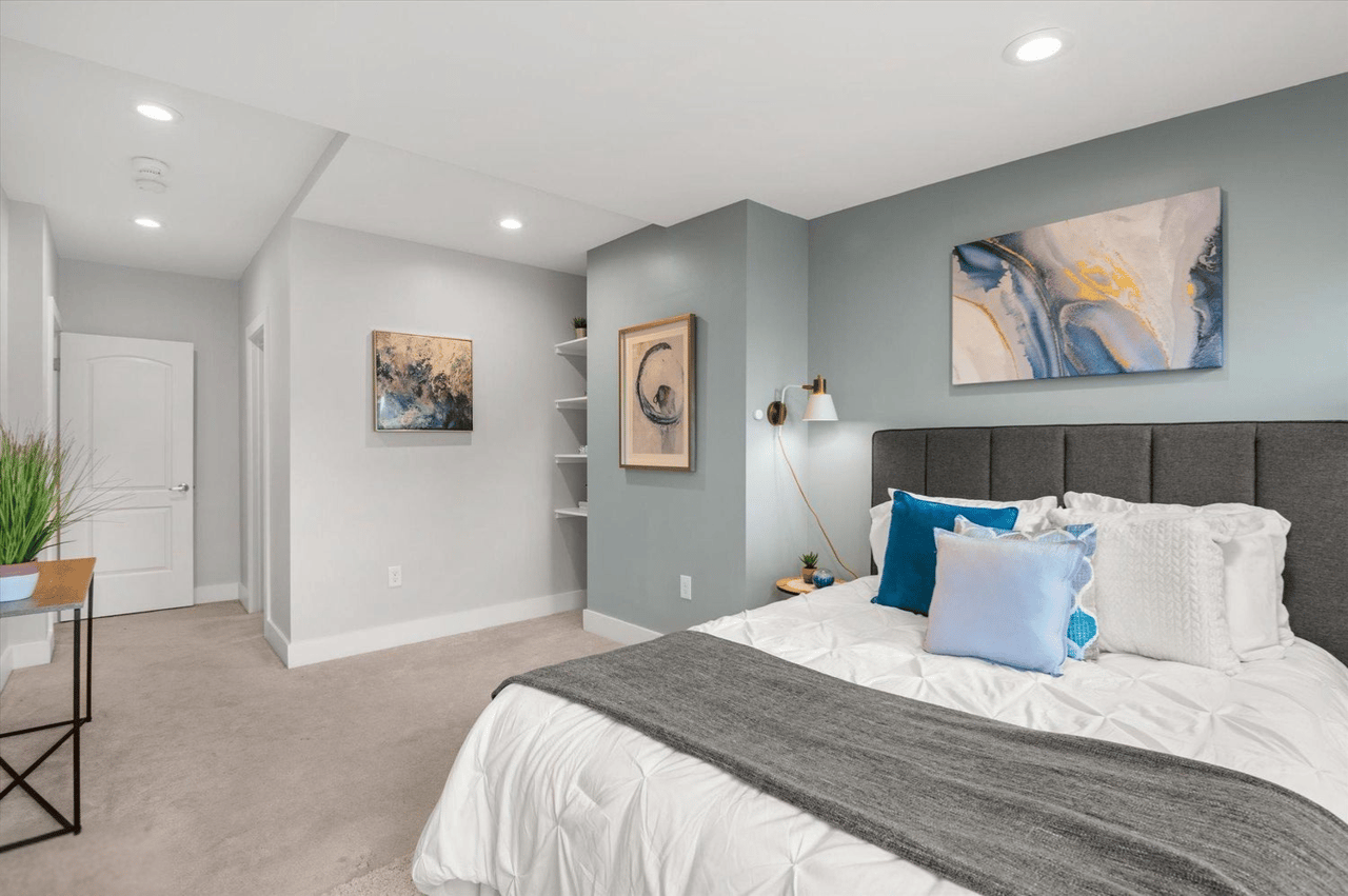 613 Longfellow St NW