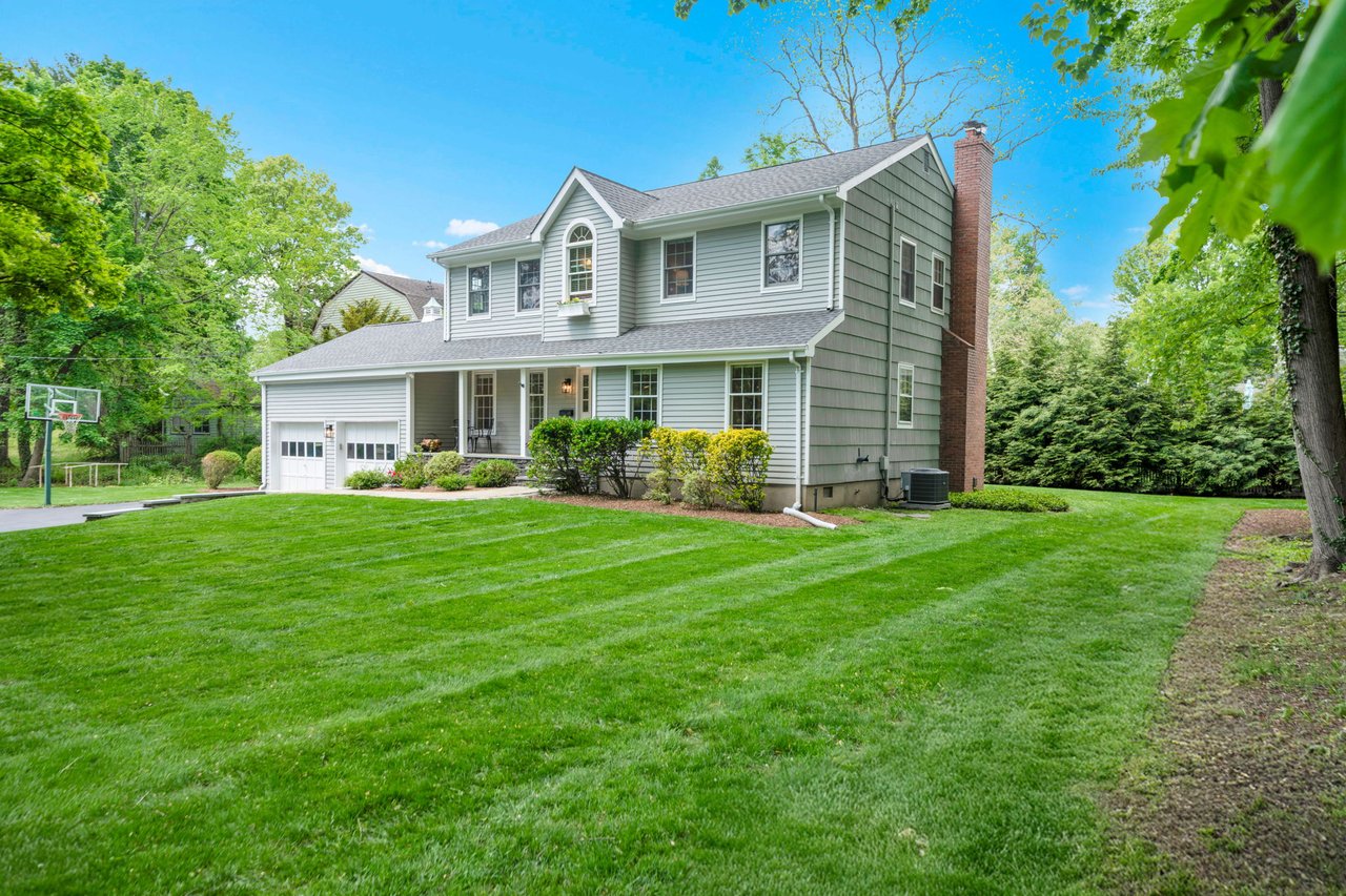 10 Carolina Place, Ridgewood