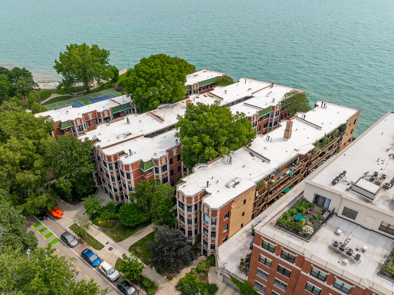 7631 N Eastlake Terrace Unit: 2A-3A