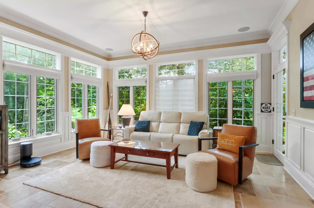 158 Abbey Springs Dr
