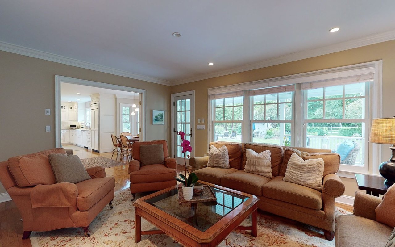 1615 Cross Highway