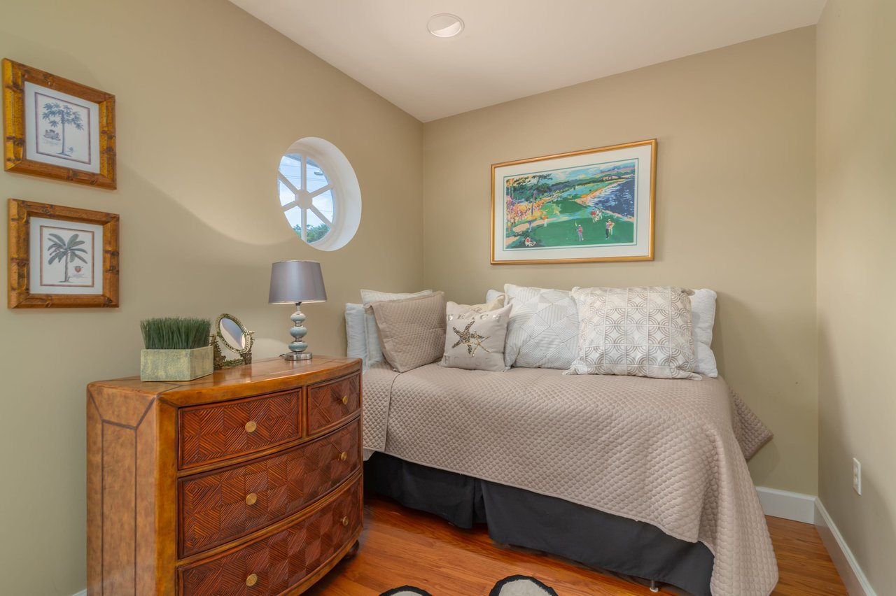 Prestigious Address in Lido Shores