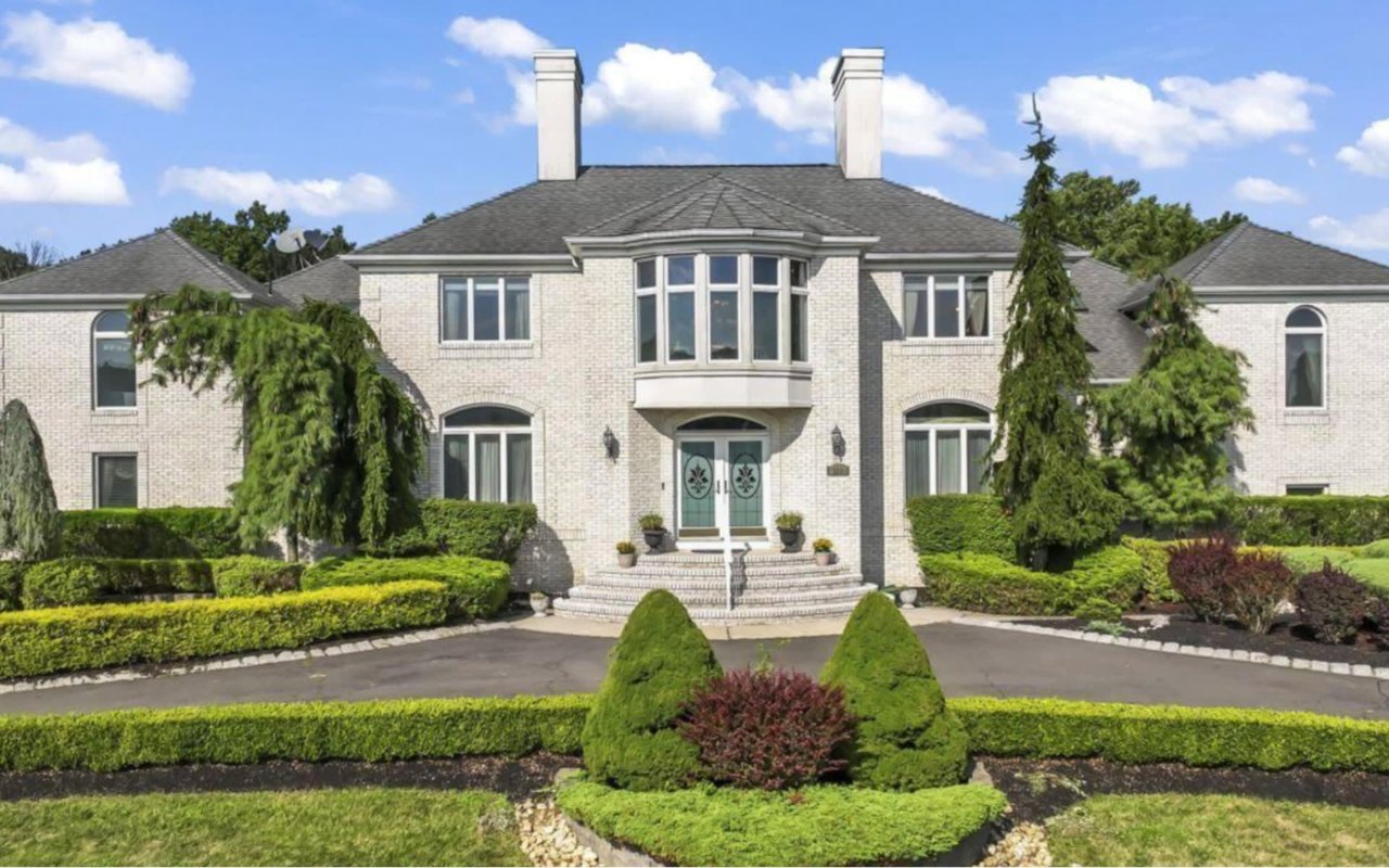 8 Best Neighborhoods to Live in Holmdel, NJ