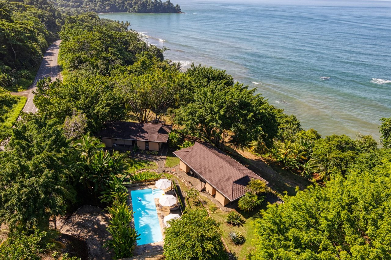 Balinese Beachfront Luxury Hotel, Uvita, Puntarenas